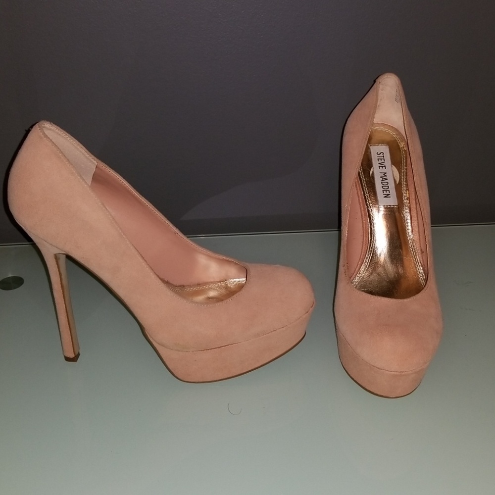 Gorgeous Steve Madden Pumps